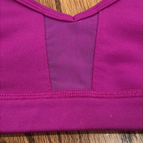 Alo Yoga Goddess Pink / Magenta Cross Back Sports Bra with Mesh Size Small - Picture 2 of 5